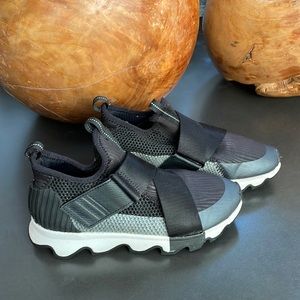 Sorel casual sneakers size 6.5